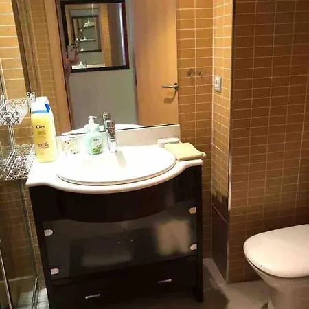 Comfortable Quiet Apartment On Second Floor Apartment *